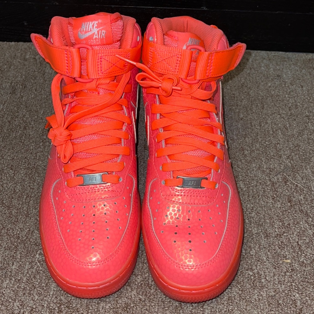 Like new high top Air Force 1